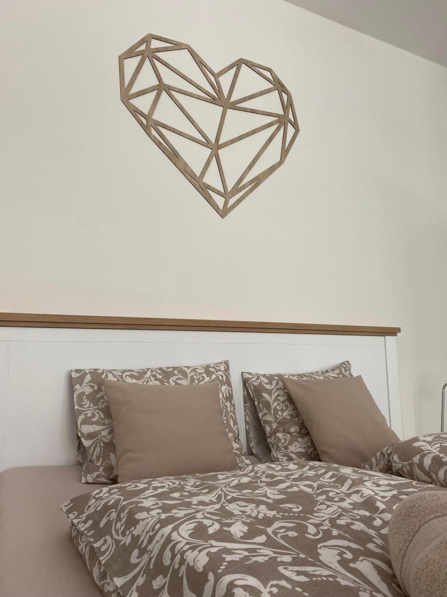 Lia Apartman - Private Parking Братислава Екстериор снимка